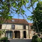 بيت للعطل La Grange Des Loges *