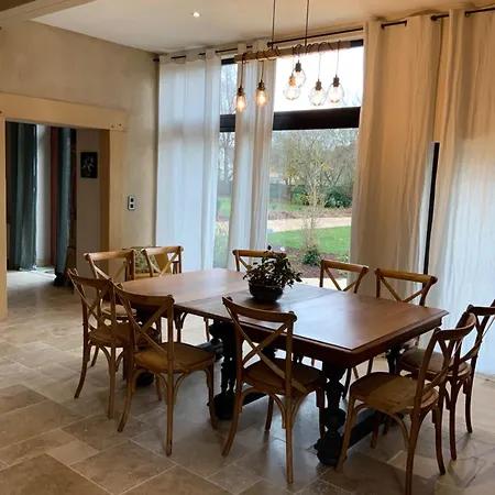 La Grange Des Loges Boucé