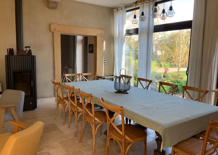 בית נופש La Grange Des Loges Boucé