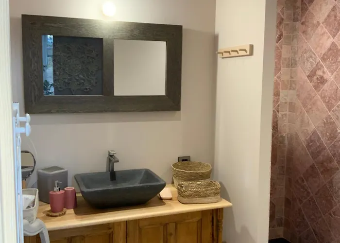 בית נופש La Grange Des Loges Boucé